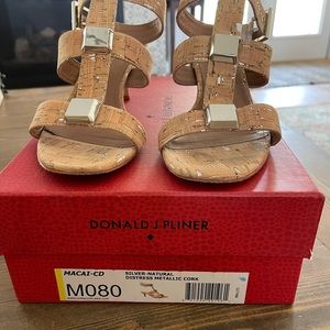 Donald Pliner size 8 sandals
